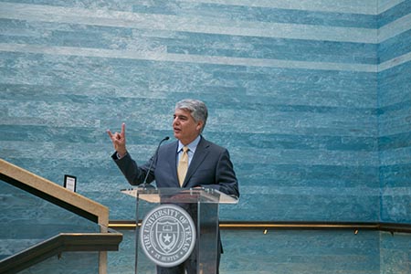 UT Austin President Gregory Fenves speaks at Federal Reserve reception